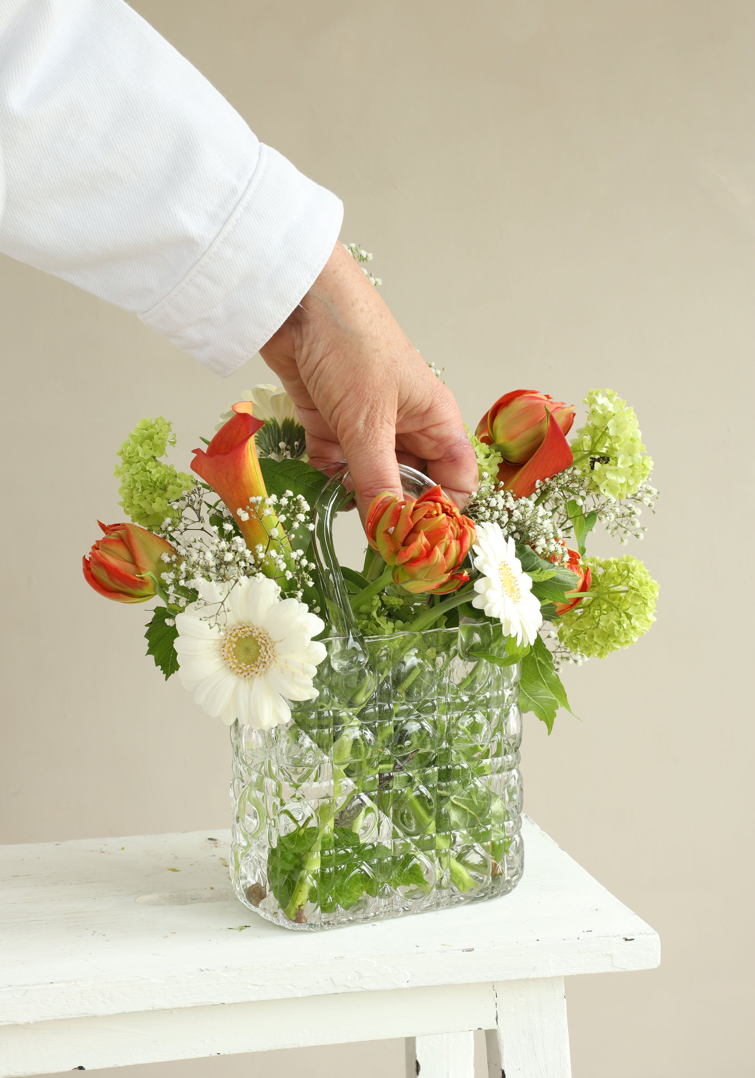 Handbag vase Elysee glass handle L.14 x W.9,5 x H.22 cm clear (1 pc) [IFS-37230]