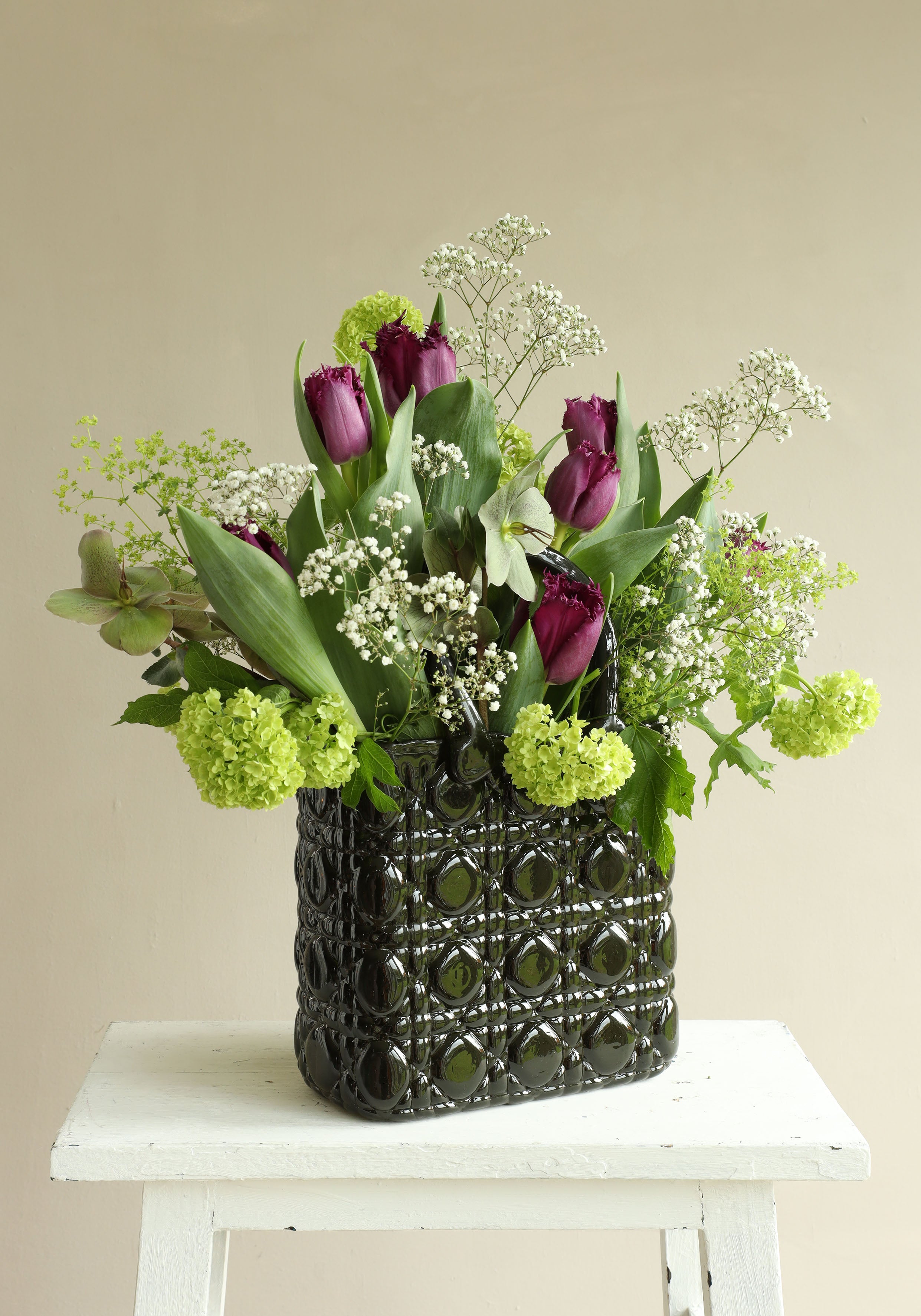 Handbag vase Elysee glass handle L.14 x W.9,5 x H.22 cm dark green (1 pc) [IFS-37235]