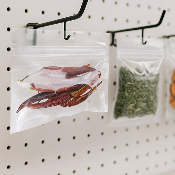 Grip Seal Bags with Euroslot 15.2x7.6cm laminated (100 pieces) [HZB63]